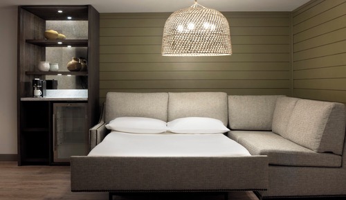 Suite (Hill Country, Retreat Floor)