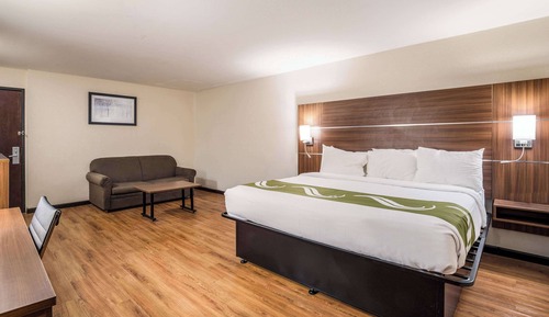 Suite, 1 King Bed with Sofa bed, Non Smoking
