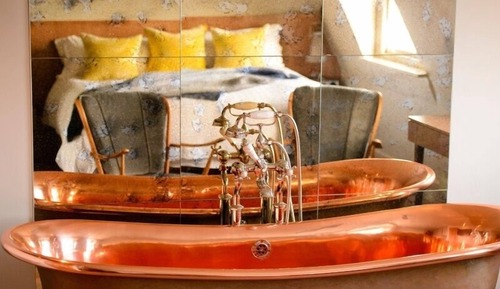 Room, River View