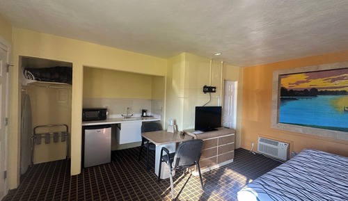 Room, 1 King Bed, Accessible Bathtub, Non Smoking