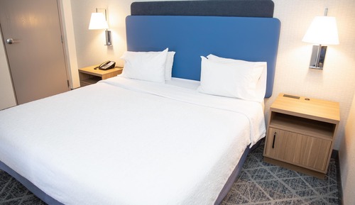 Suite, 1 King Bed, Accessible, Non Smoking