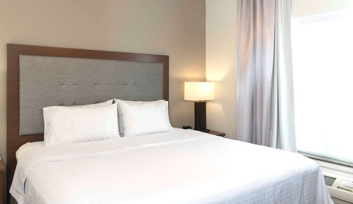 Suite, 1 King Bed, Accessible, Non Smoking