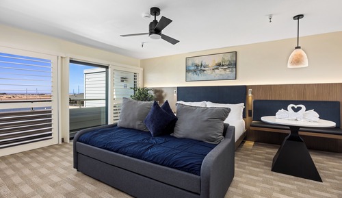 Luxury King (Mini Suite) Full Harbor View – Non Pet Friendly 