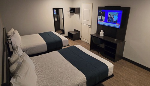 Deluxe Room, 2 Queen Beds, Non Smoking