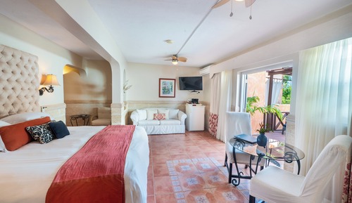Junior Suite, Jetted Tub, Garden Area