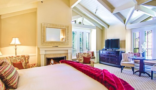 Deluxe Suite, 1 King Bed, Jetted Tub