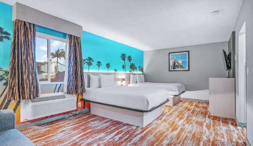Deluxe Room, Multiple Beds (Deluxe Queen Suite)