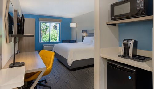 Standard Room, 1 King Bed