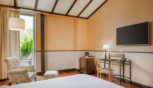 Superior Room, 1 King Bed