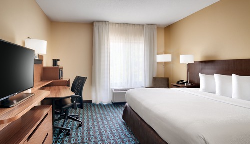 Room, 1 King Bed (Mobility/Hearing Access, Roll-in Shwr)