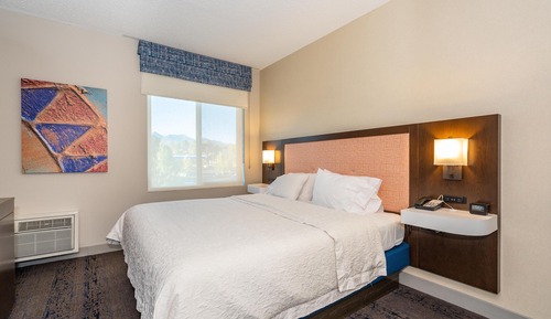 Suite, 1 King Bed, Kitchen