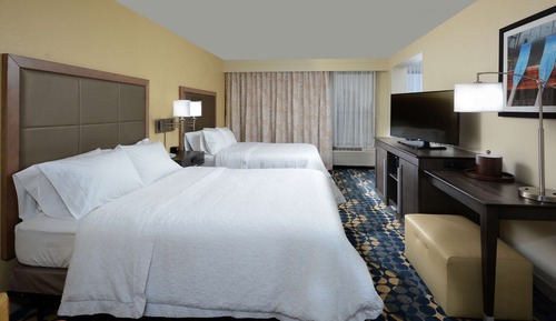 Room, Multiple Beds, Accessible, Bathtub (Mobility & Hearing)