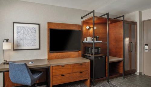 Deluxe Room, 1 King Bed