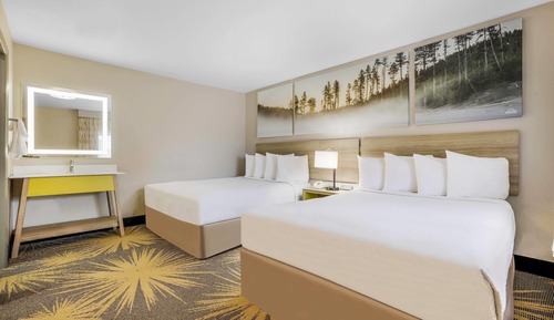 Room, Multiple Beds, Non Smoking (2nd Floor Only)