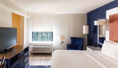 Standard Room, 1 King Bed