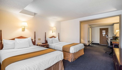 Suite, 2 Double Beds, Non Smoking