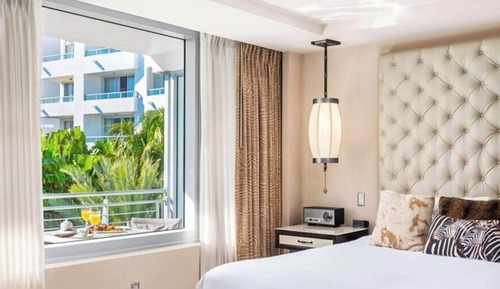Poolside Cabana Queen Room