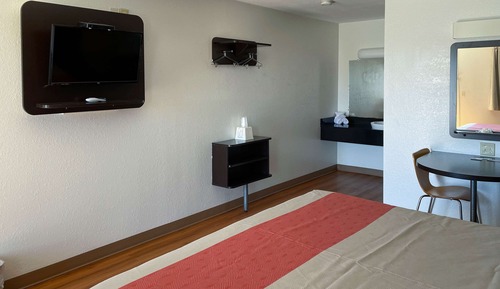 Standard Room, 1 Queen Bed, Smoking, Refrigerator & Microwave