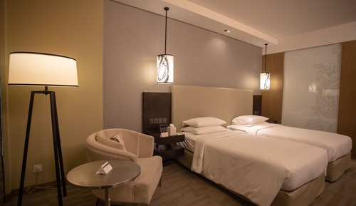 Room, 2 Twin Beds, River View