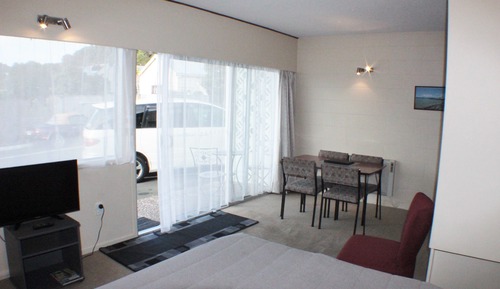 Studio Apartment (Twin)