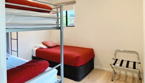 Holiday Unit, 2 Bedrooms (5 Berth)