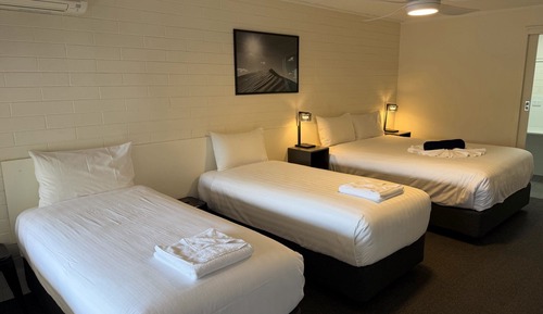 Standard Room, Non Smoking (Motel Queen 2 x Singles)
