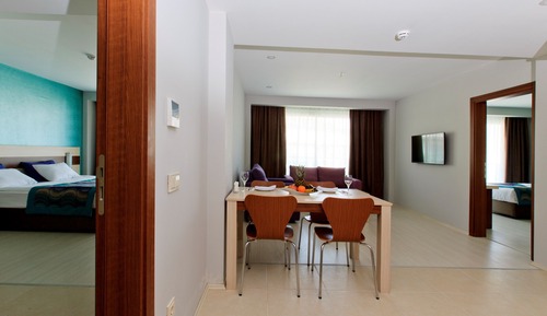 EXECUTIVE SEA VIEW