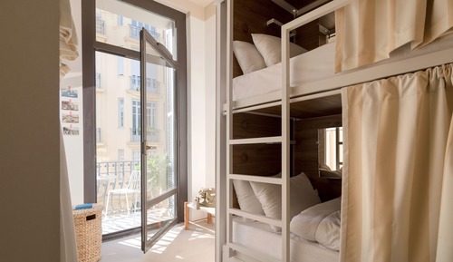 bed in a female dormitory for 6 people