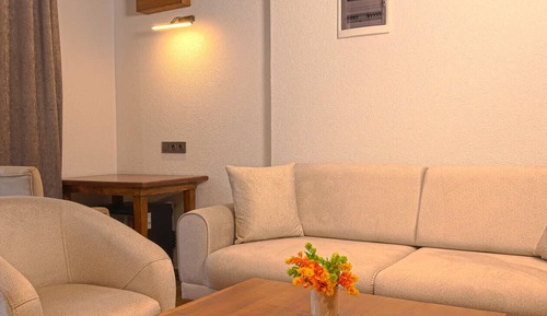 Azul Stonehouse