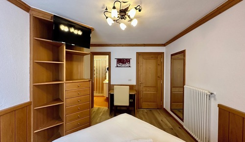 Deluxe Single Room, Balcony, Mountain View