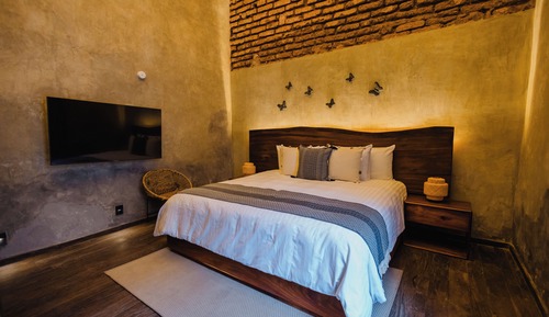 Junior Studio Suite, Courtyard View