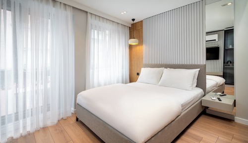 Junior Studio, 1 Queen Bed, Private Bathroom