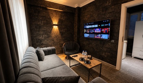 City Apartment, 1 Queen Bed with Sofa bed