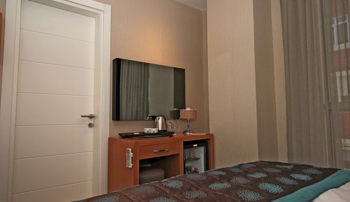 Standard Double or Twin Beds