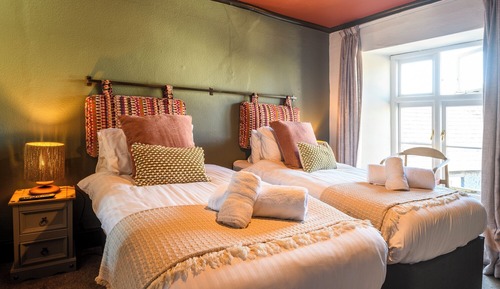 Standard Twin Room