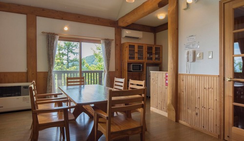 3Row-type log-style cottage with hot spring, Smoking