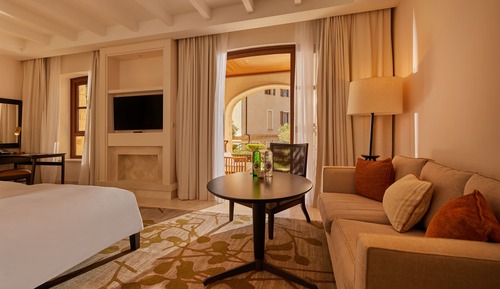 Deluxe Room (Grand)
