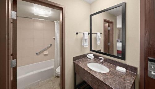 Deluxe Queen Room with Two Queen Beds - Non-Smoking