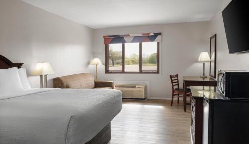 1 Queen Bed Non-Smoking