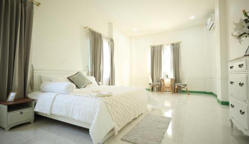 Deluxe Double Room with Bath