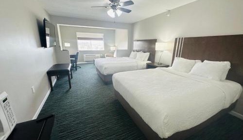 Queen Suite with Two Queen Beds