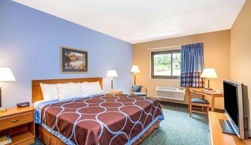 Deluxe King Room - Non-Smoking