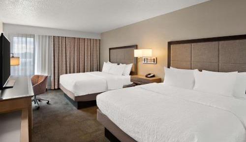 Room with Two Queen Beds - Non-Smoking