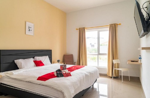 Serpong Hotel | RedDoorz Plus Near Teras Kota 3