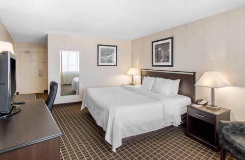 Globeville Hotel | Clarion Hotel Denver Central