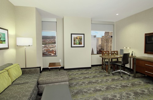Downtown Pittsburgh Hotel | Embassy Suites Pittsburgh-Downtown