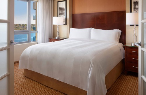 Santa Ana Heights Hotel | Newport Beach Marriott Bayview