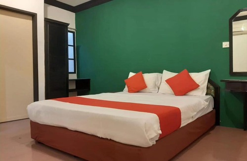 Teluk Intan Hotel | OYO 90306 G City Hotel