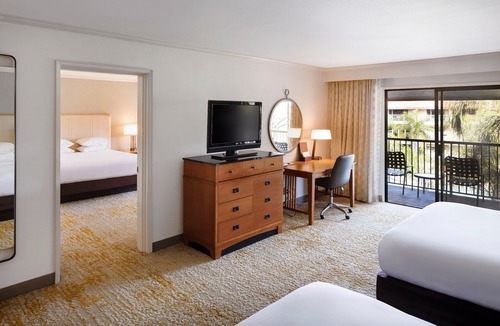 Ontario Hotel | DoubleTree by Hilton Ontario Airport