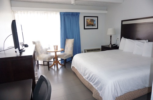 North Central Hollywood Hotel | The Hollywood Gateway Inn